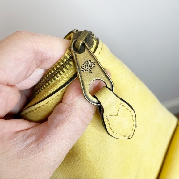 Mulberry Yellow Leather Hobo Bag Gold Buckle Hardware - Picture 8 of 16